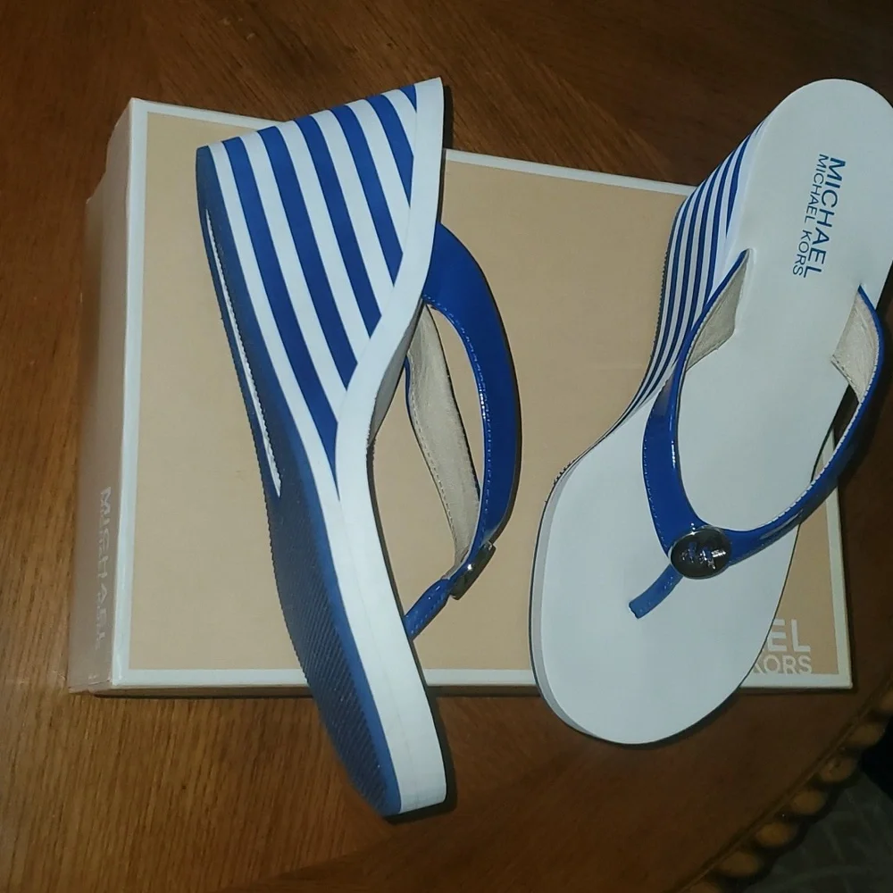 MICHAEL Michael Kors Cobalt Judy Wedge Thong Sandal Size 7.5 - Picture 3 of 12